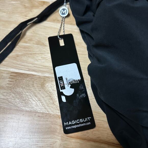 Magicsuit NWT Bianca One Piece Romper Halter Swimsuit Black Size 12 Wireless Bra - Picture 8 of 10